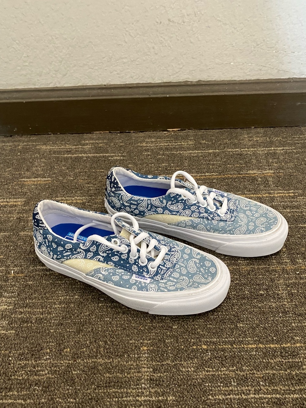 Vans Women Paisley Blue Low-Top Sneakers Size 6 Skateboard - Picture 4 of 7